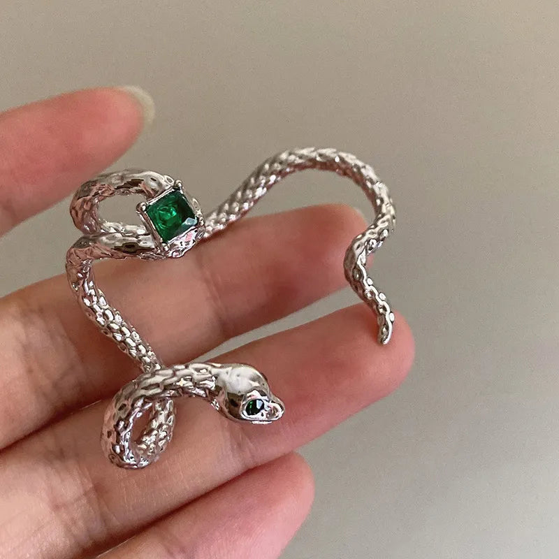 Hanesh silver earring