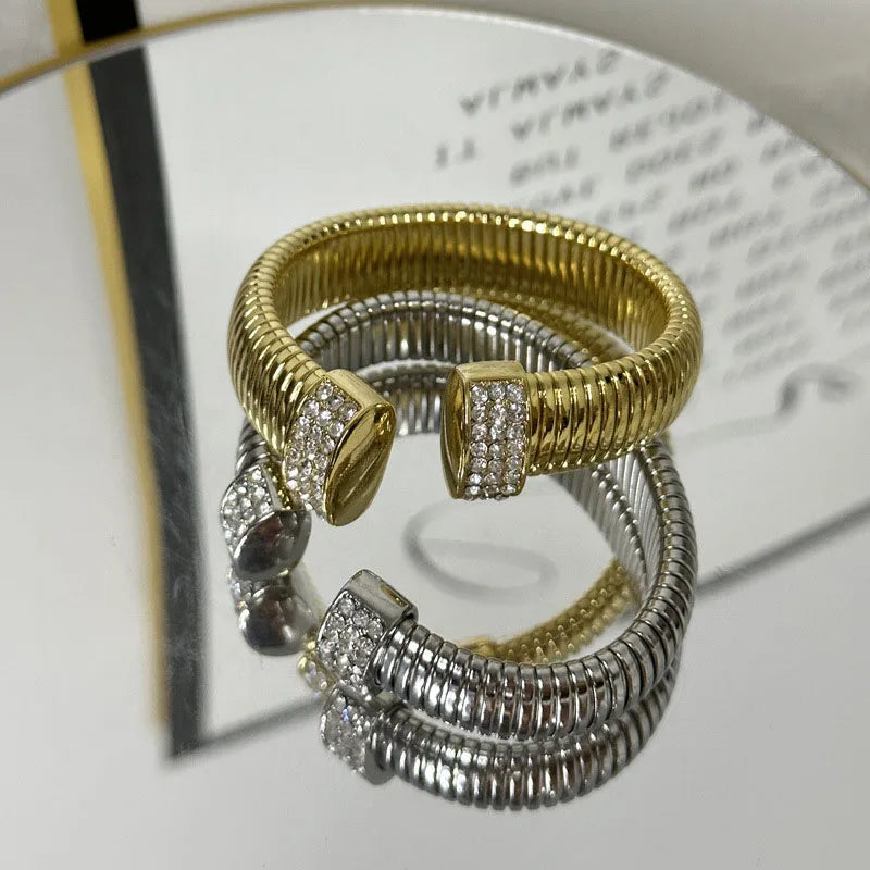 Plestia cuff