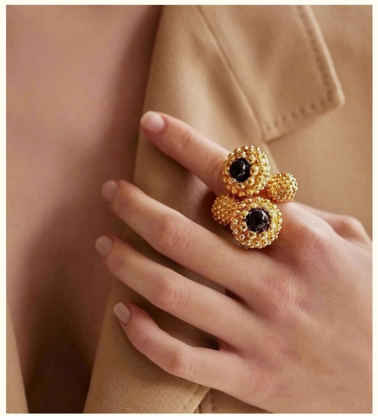 Saber gold ring