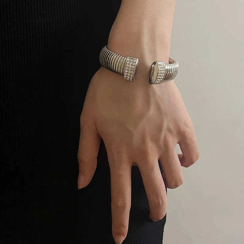 Plestia cuff