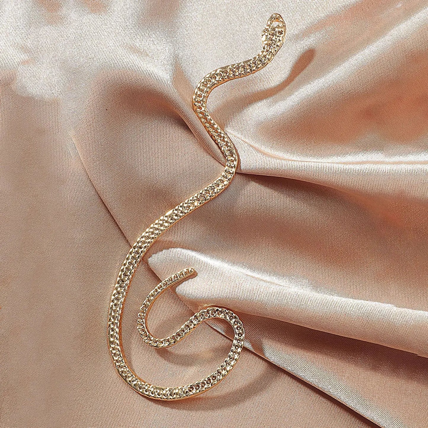 Hanesh earcuff
