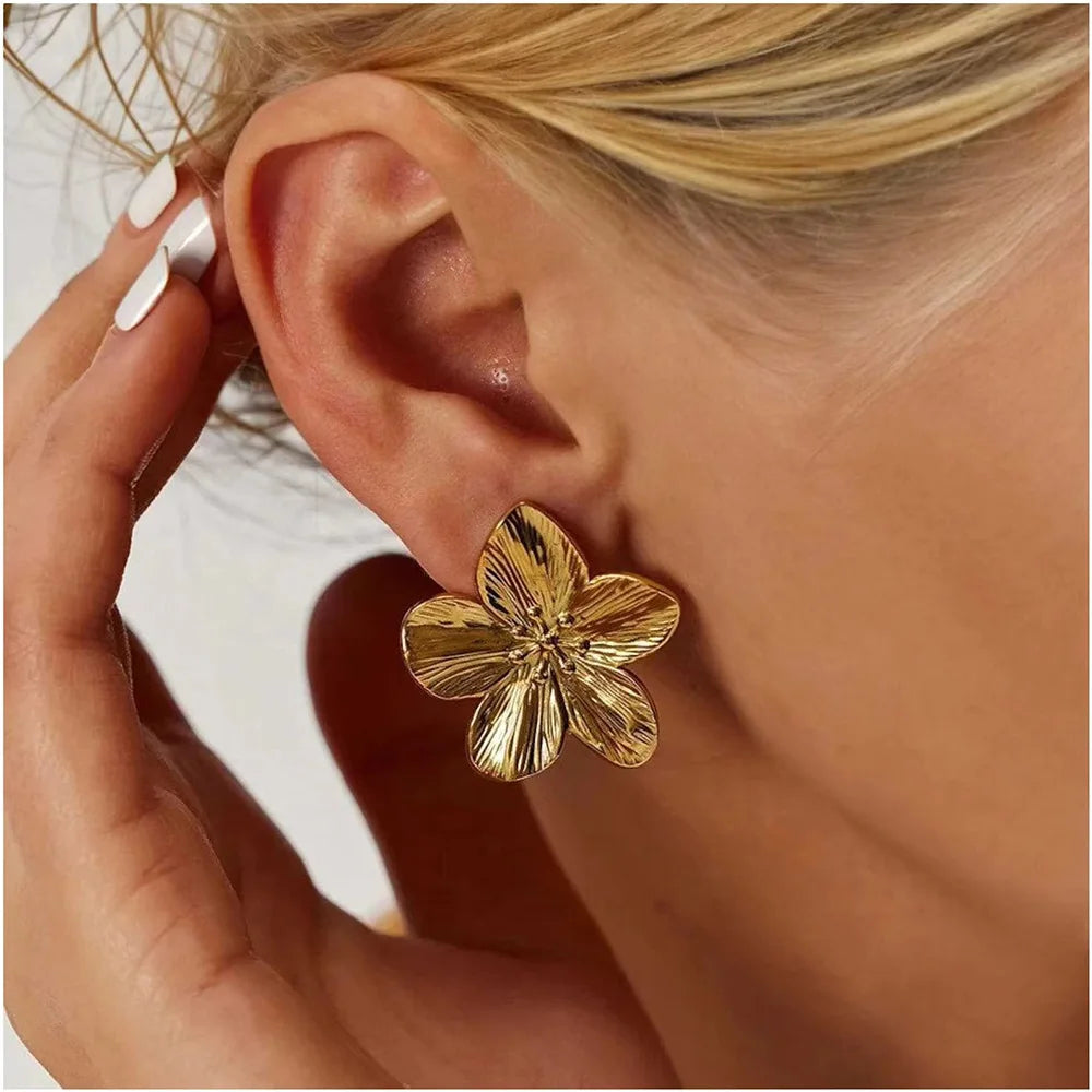 Floral earring